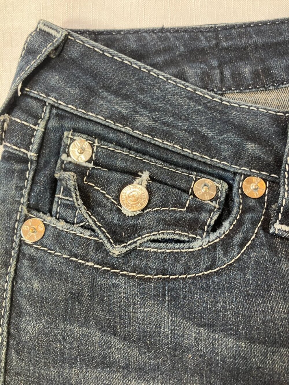 LIKE NEW True Religion Jeans, Bootcut, Size 28 - Picture 2 of 9
